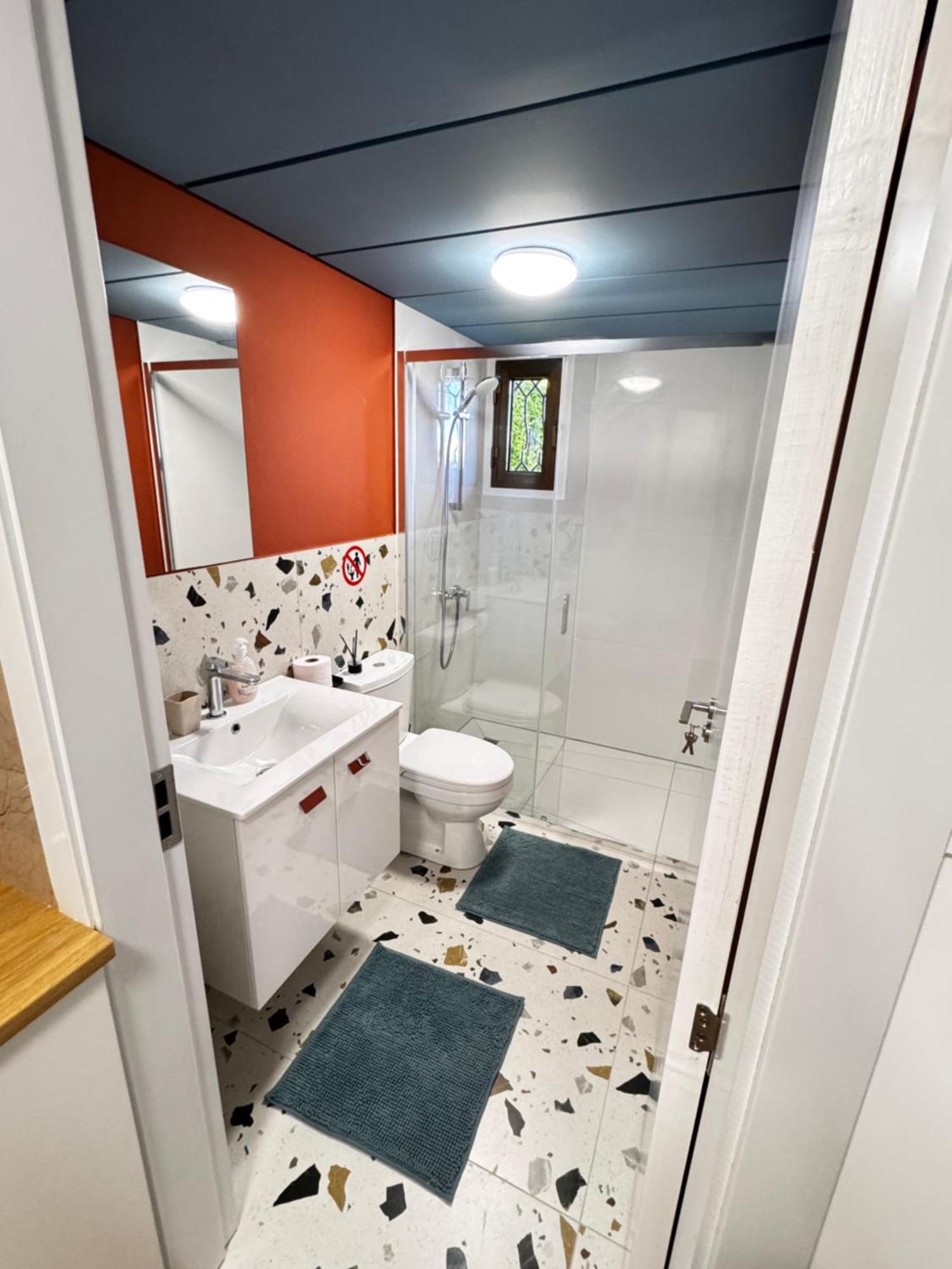Appartement Modern 4 Private Kitchenette And Bathroom *
